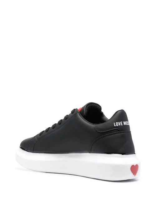 Scarpa nera con cuore rosso sulla linguetta e suola bianca LOVE MOSCHINO | JA15174G0FIAY00A